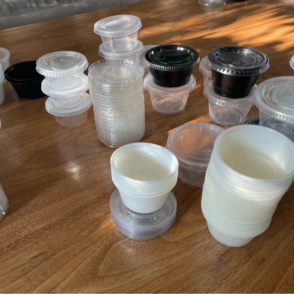 120+ condiment containers